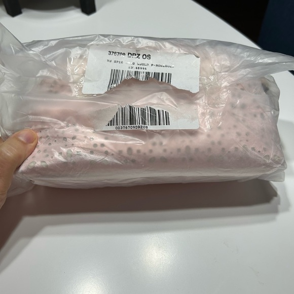 Victoria Secret: Petal Edge Beauty Bag  🌺 NWT (final price) - Picture 8 of 10